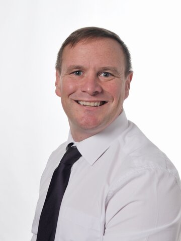 Mr R Barton