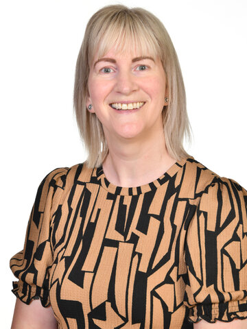 Miss L Moore