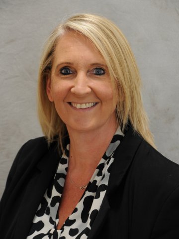 Mrs Joanna Young