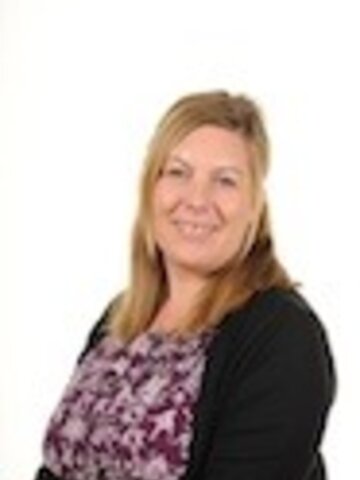 Mrs Kerri Davie