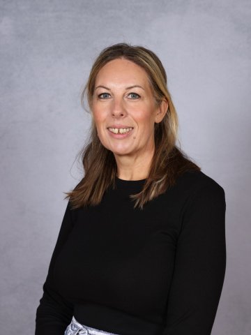 Mrs Kerri Davie