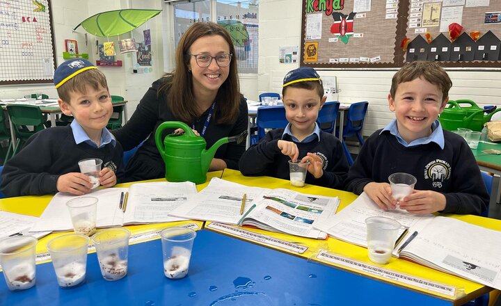 Image of Year 2 Science experiment - Plant topic