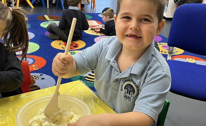 Image of Cheesecake making for Shavuot