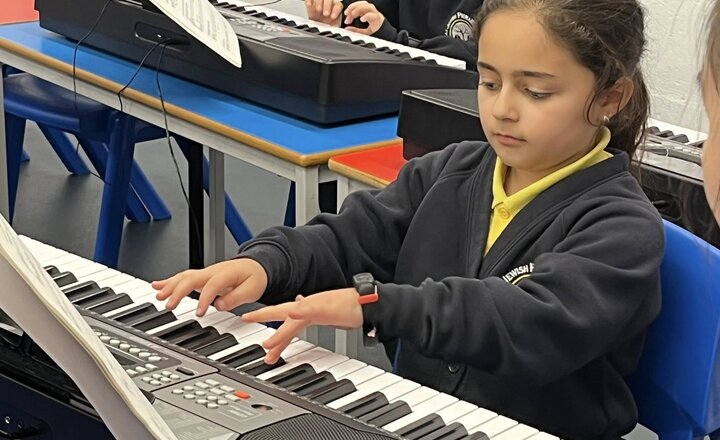 Image of Music Lessons at Sinai