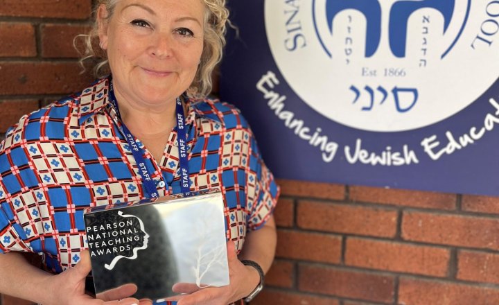 Image of Mrs Lipshaw wins prestigious award