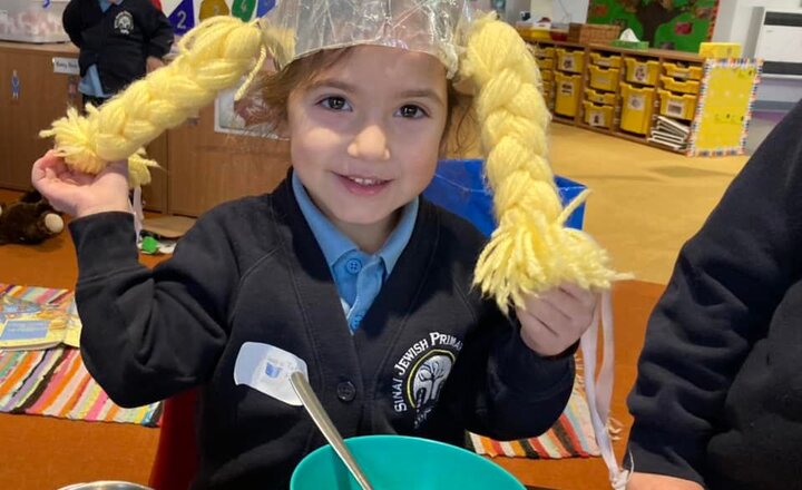 Image of Nursery home corner hosts Goldilocks and the 3 bears