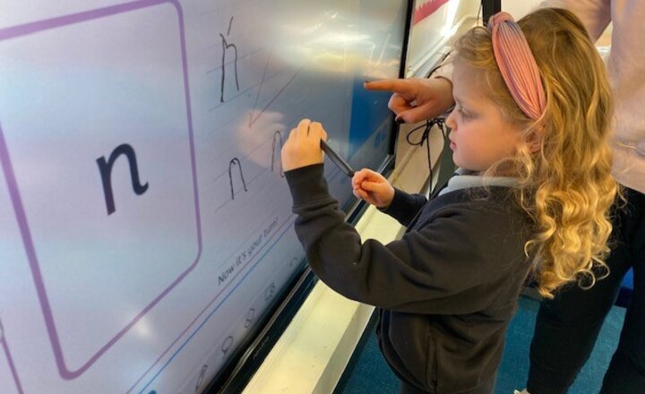 Image of Phonics lesson for Nursery 