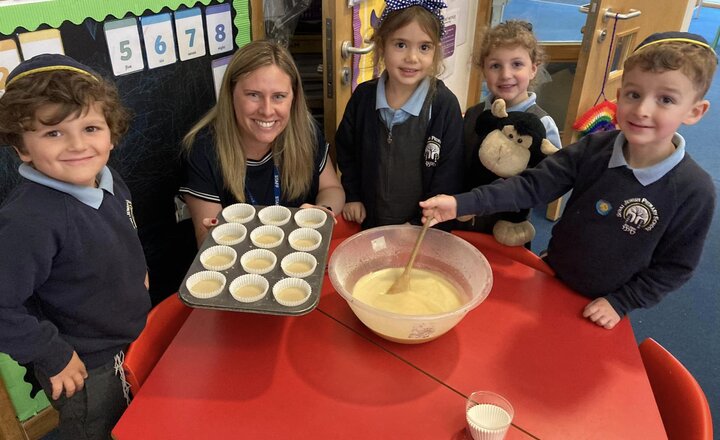 Image of Reception make honey cake for Rosh Hashana