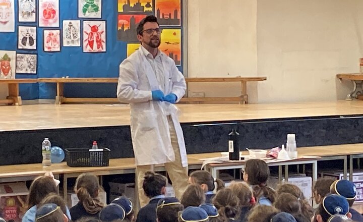 Image of Spectacular Science at Sinai