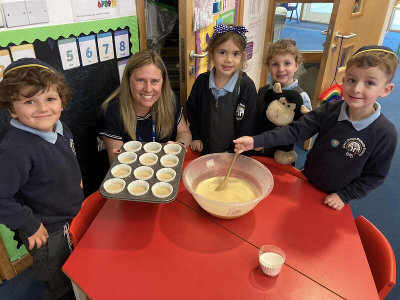 Image of Reception make honey cake for Rosh Hashana