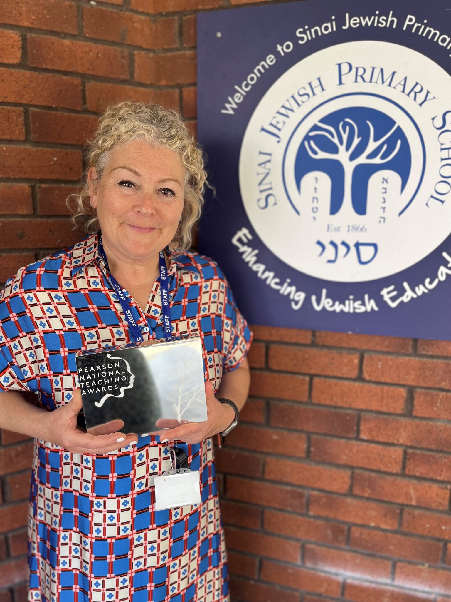 Image of Mrs Lipshaw wins prestigious award