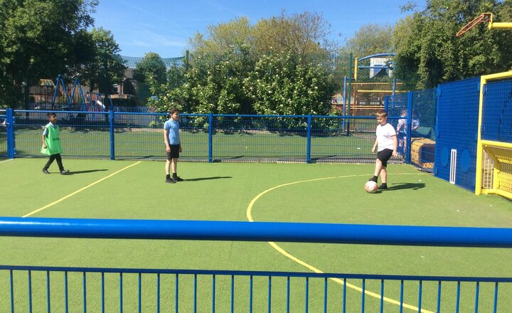 Image of Y4 - PE in the sun