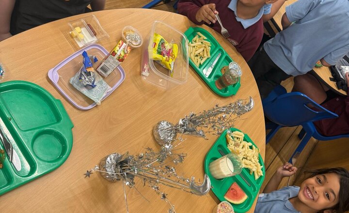 Image of Shine Dine children this week have enjoyed their lunch on the specially decorated table. A big well done to you all!