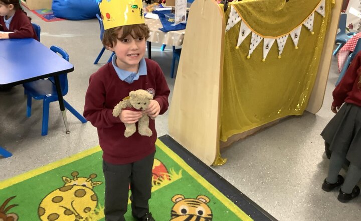 Image of In RE, we are learning stories Jesus heard, like Queen Esther’s. We made crowns to remember the importance of telling the truth!