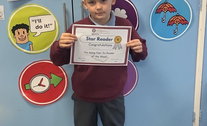 Image of This week's star reader is Issac.   We are very proud of your efforts made at home with enthusiasm for reading.