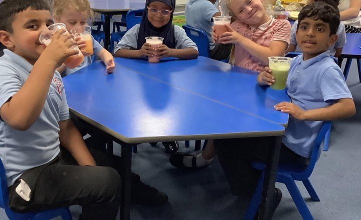 Image of The children then created their own smoothies, successfully applying everything they had learned throughout the week. The final products turned out fantastic, and the children absolutely loved them!🤩🥤
