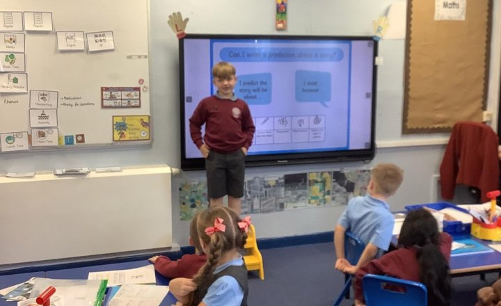 Image of ✏️Writing our own Friendship Stories✏️ We have started our new English unit today, ask us about our learning. What can they tell you about Leo, the octopus or the keeper? What do they think the story is about and why?