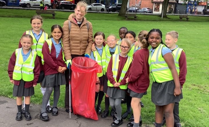 Image of Well done Year 5 for helping to keep our community clean with local councillors and community members.