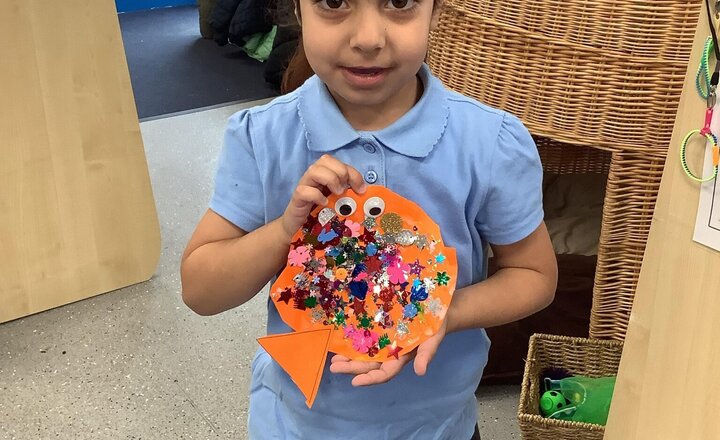 Image of Making rainbow fish!