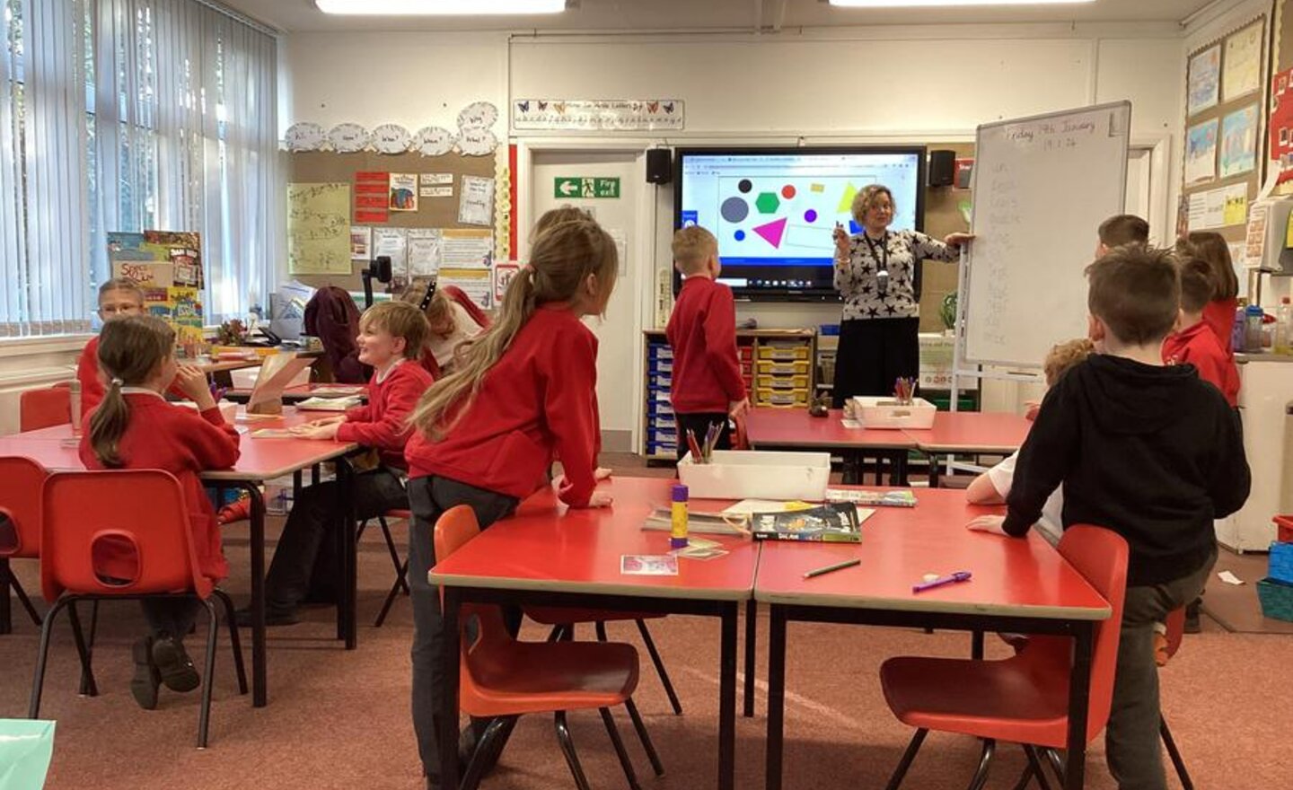 Image of Playing games in French