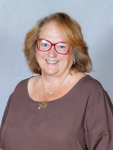 Mrs Karen Singleton