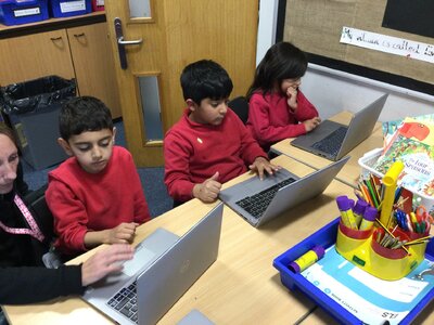 Image of Year 1 (Class 4) - Computing - Digital Literacy