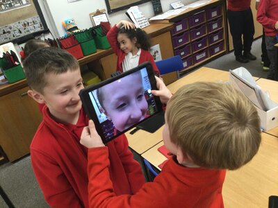 Image of Year 2 (Class 06) - Computing - Google Drive & Photos