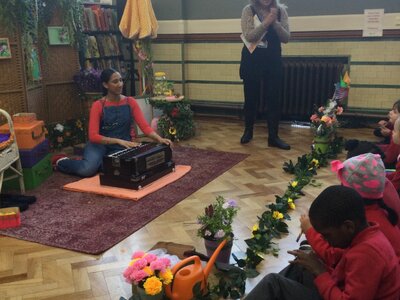 Image of Year 2 (Class 5) - English - Armley Library Visit