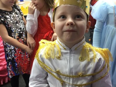 Image of Year 2 (Class 5) - History - Kings and Queens Day