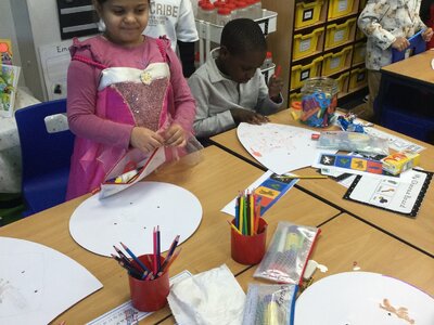 Image of Year 2 (Class 5) - History - Kings and Queens Day