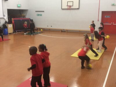 Image of Year 2 (Class 5) - P.E - Matball