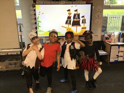 Image of Year 2 (Class 6) - Pirate Day