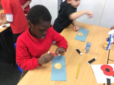 Image of Year 2 (Class 6) - Remembrance Day