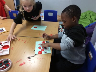 Image of Year 2 (Class 6) - Remembrance Day