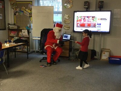 Image of Year 2 (Class 7) - Christmas Party