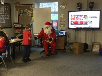Image of Year 2 (Class 7) - Christmas Party
