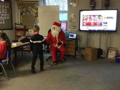 Image of Year 2 (Class 7) - Christmas Party