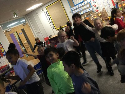 Image of Year 2 (Class 7) - Christmas Party