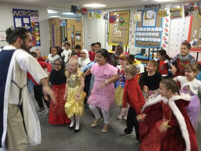 Image of Year 2 (Class 7) - Dantastic Education