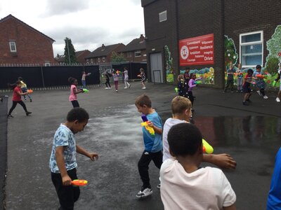 Image of Year 2 - Seaside Day - Water Play