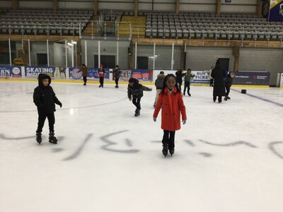 Image of Year 3 (Class 7) - P.E - Ice Skating