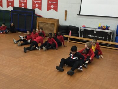 Image of Year 3 (Class 8) - Commando Joe's - Rowing Boats & Teamwork