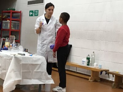 Image of Year 3 (Class 8) - Science Week Workshop