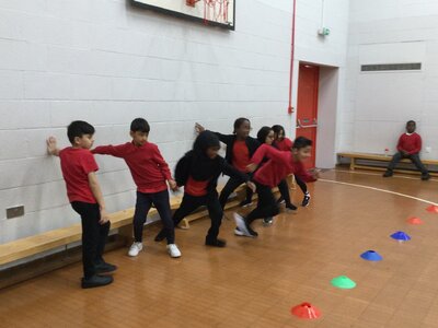 Image of Year 3 (Class 9) - P.E - Dodgeball 