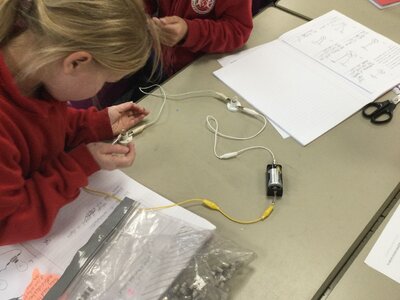 Image of Year 3 (Class 9) - Science - Circuits