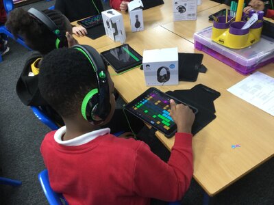 Image of Year 4 (Class 10) - Computing - Garage Band Beats
