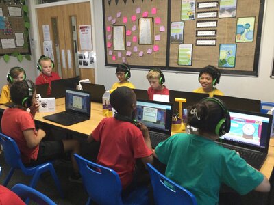 Image of Year 4 (Class 10) - Computing & Maths - Time on Analogue Clocks