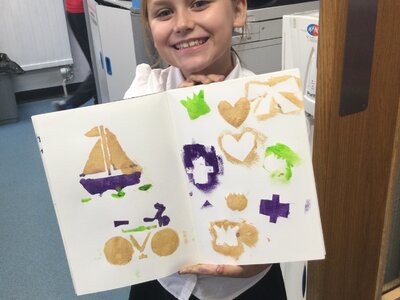 Image of Year 5 (Class 12) - Art - Stencils