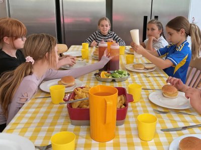Image of Year 5 (Class 12 & Class 14) - Lineham Farm - Lunch