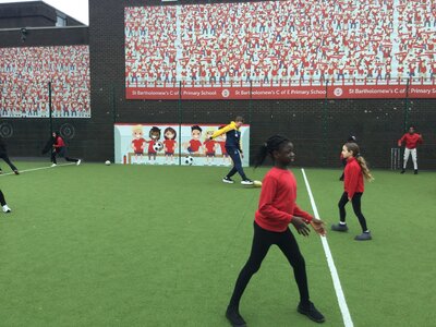 Image of Year 5 (Class 12) - P.E - Promoting Rugby